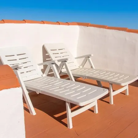 Charming House With Sea View In בית נופש