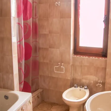 Vakantiehuis Charming House With Sea View In
